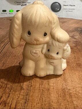 Precious Moments Cream Tippy Puppy Pair Figurine